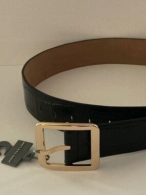 Ann Taylor Black Croc-Embossed Leather Belt/Gold Tone Buckle/137928/Size M/NWT!
